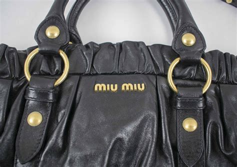 Vitello leather handbag Miu Miu Black in Leather 